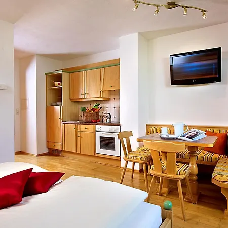 Hotel Almtraum Berwang